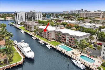 COASTAL LIVING AT ITS BEST FOR BEACH & BOAT LOVERS