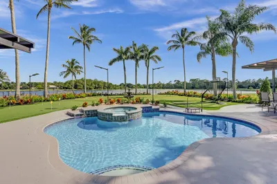 Ritz Carlton-Like Backyard Oasis