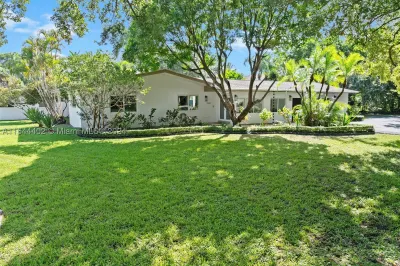 8900 SW 115th Ter 1