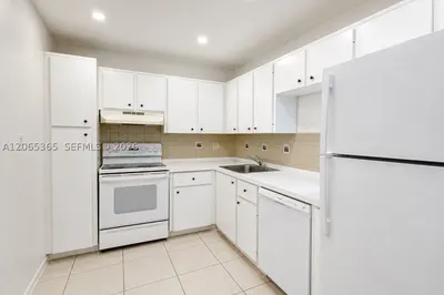 4384 NW 9th Ave #18-2A 1