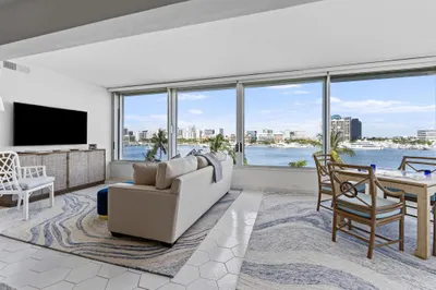 44 Cocoanut Row #418b 1