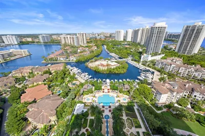 2000 Island Blvd #2710 1