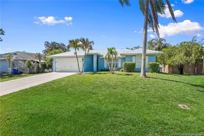 984 NW 16th Place 1