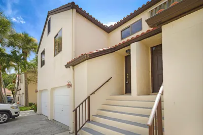 9 Vía De Casas Sur #203 1