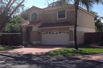 8396 NW 195th Ter 1