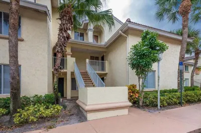 5104 Glenmoor Dr Drive