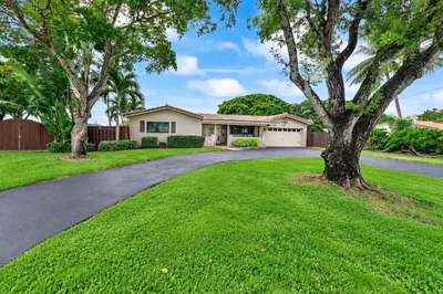 711 NW 45th Avenue 1