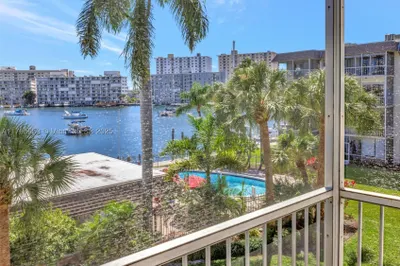 2200 Diana Dr #310 1