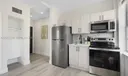 727 Collins Ave Photo