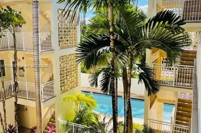 10001 W Bay Harbor Dr #302 1