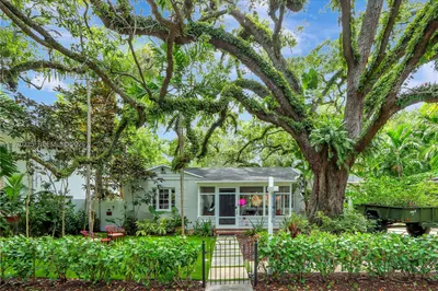 842 NW 9th Ct 1