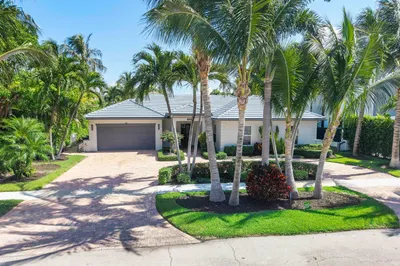 725 NE 36th Street 1