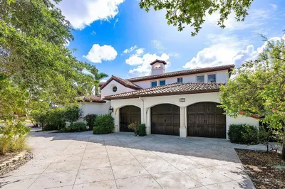 901 NW 4th Court 1