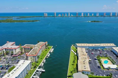 111 Shore Court #209c 1
