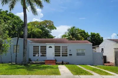 600 SW 44th Ct 1