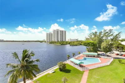 2910 Point East Dr #M505 1