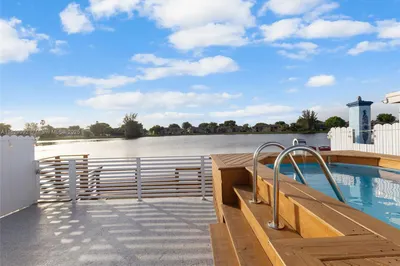 Dock