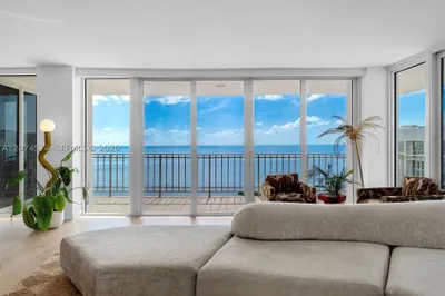 881 Ocean Dr #10A 1