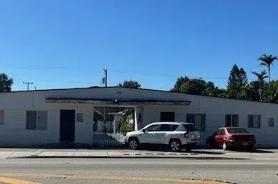 2900 W Flagler St 1