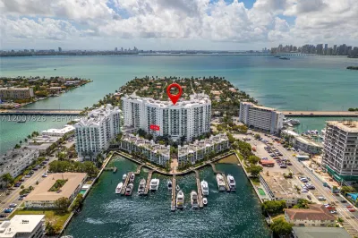7900 Harbor Island Dr #703 1