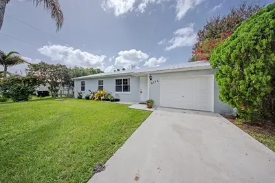 2174 SE Broward Terrace 1