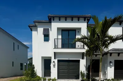 711 Nove Boulevard #15 Mangrove 1