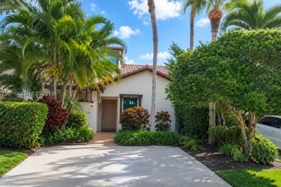 6777 Tiburon Cir 1
