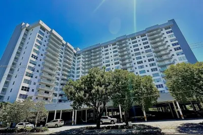 137 Golden Isles Drive #914 1