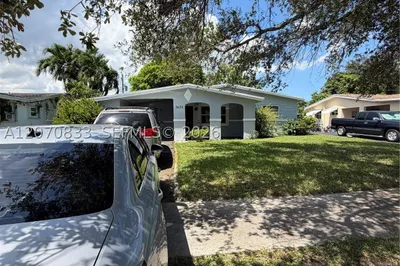 3631 NW 9th St 1