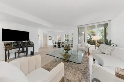 100 SE 5th Avenue #102 1