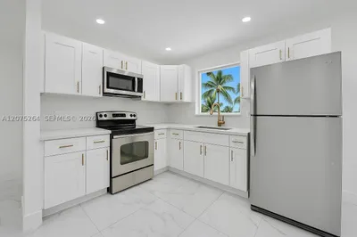 105 NW 14th Way 0 1