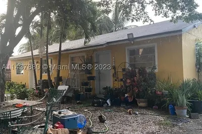 1171 NW 12th St Cir 1