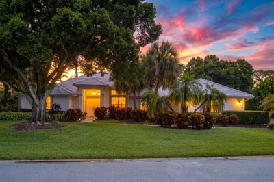 756 SW Pelican Cove 1