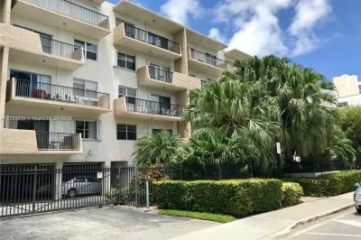 250 181st Dr #415 1