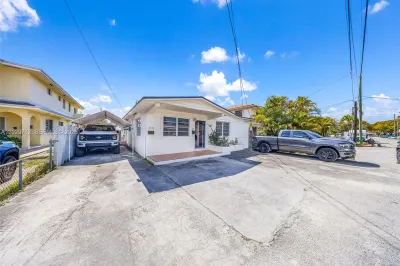 3532 NW 4th Ter 1