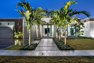 808 NE Orchid Bay Drive 1