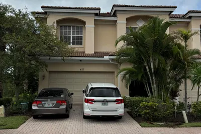 427 SW Walking Path 1