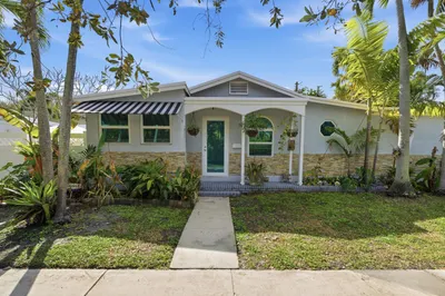 1610 NE 7th Street 1