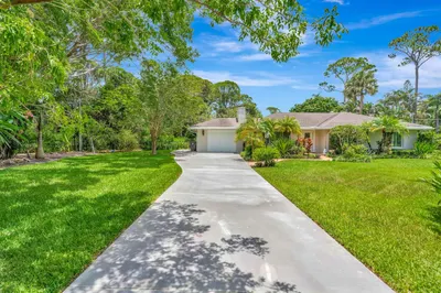 5531 Hibiscus Road 1