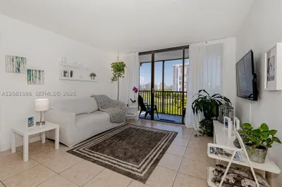 3475 N Country Club Dr #807 1
