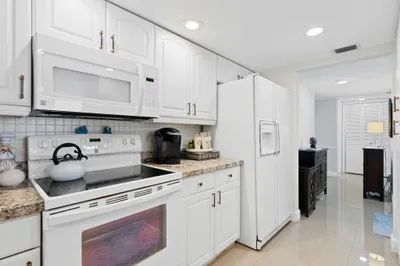 899 Jeffery Street #301 1