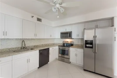 3500 MYSTIC POINTE DR #2202 1
