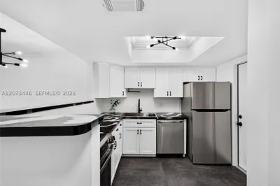 899 SE 2nd Ave #220 1