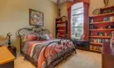 9022 Lakes Boulevard Photo