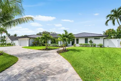 111 Fairview W 1