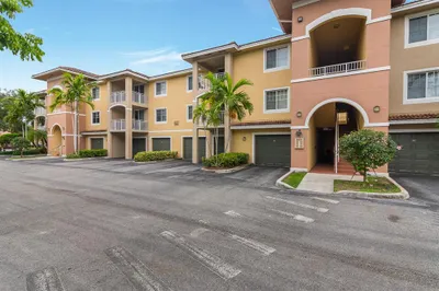 6521 Emerald Dunes Drive #105