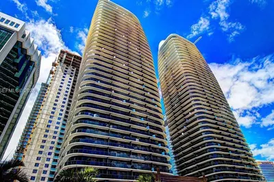 45 SW 9th St #3210 1