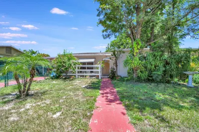 1426 Tropical Drive 1