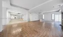 727 Collins Ave Photo