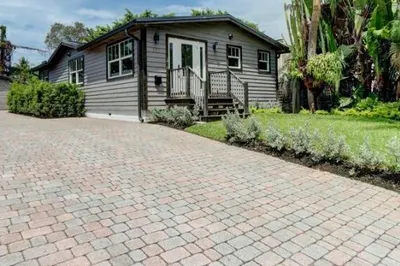 833 Ardmore Road 1